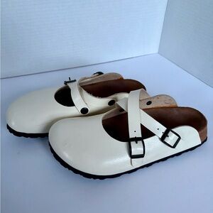 New Birkenstock Cream Mary Jane Clogs women’s size 6